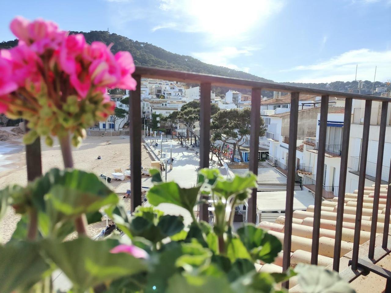 Tamariu Platja - Penthouse On Passeig Del Mar. Apartment Exterior photo