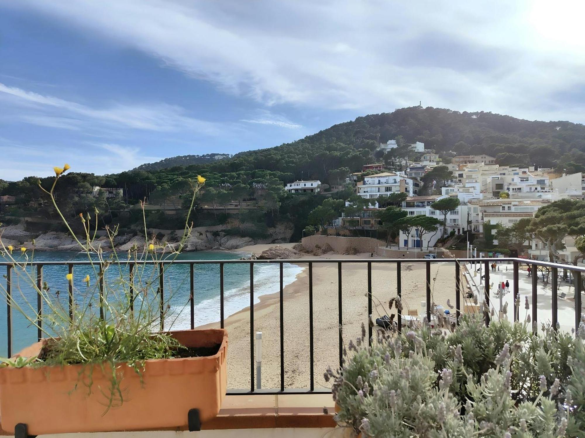 Tamariu Platja - Penthouse On Passeig Del Mar. Apartment Exterior photo